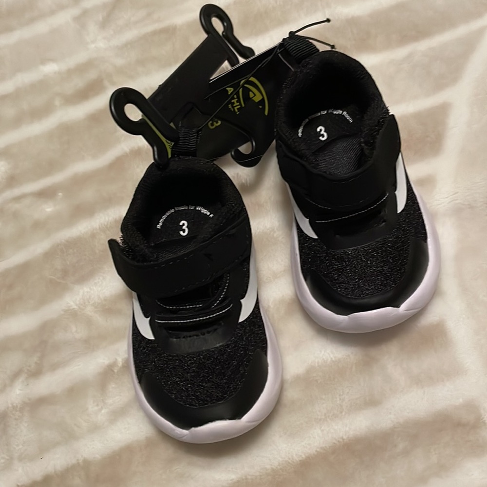 5/$20 Baby shoes !!